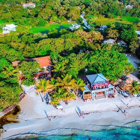 Fosters West Bay Resort Екстериор снимка