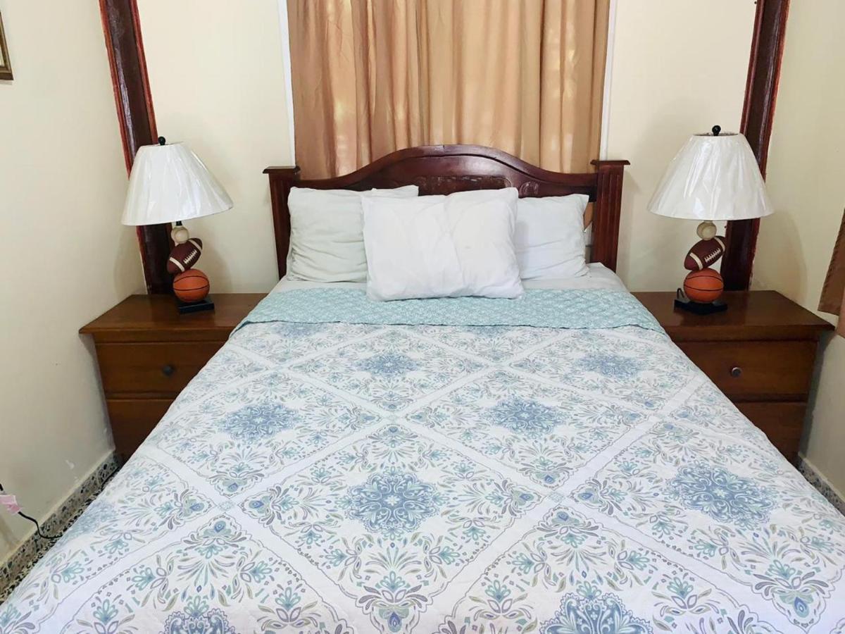 Fosters West Bay Resort Екстериор снимка
