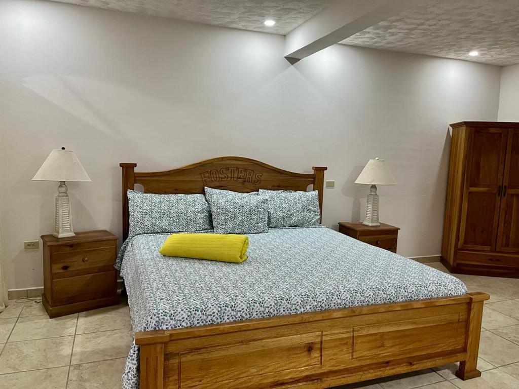 Fosters West Bay Resort Екстериор снимка