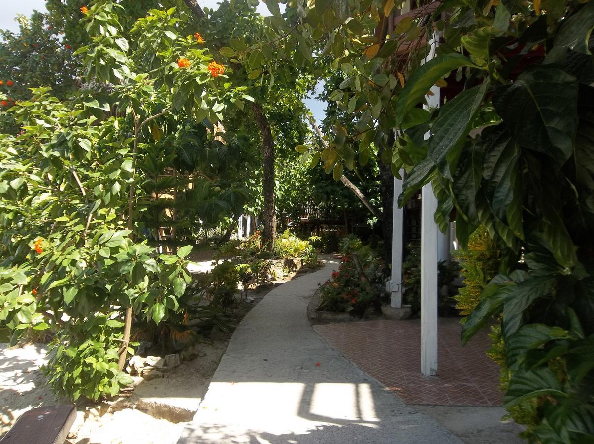 Fosters West Bay Resort Екстериор снимка
