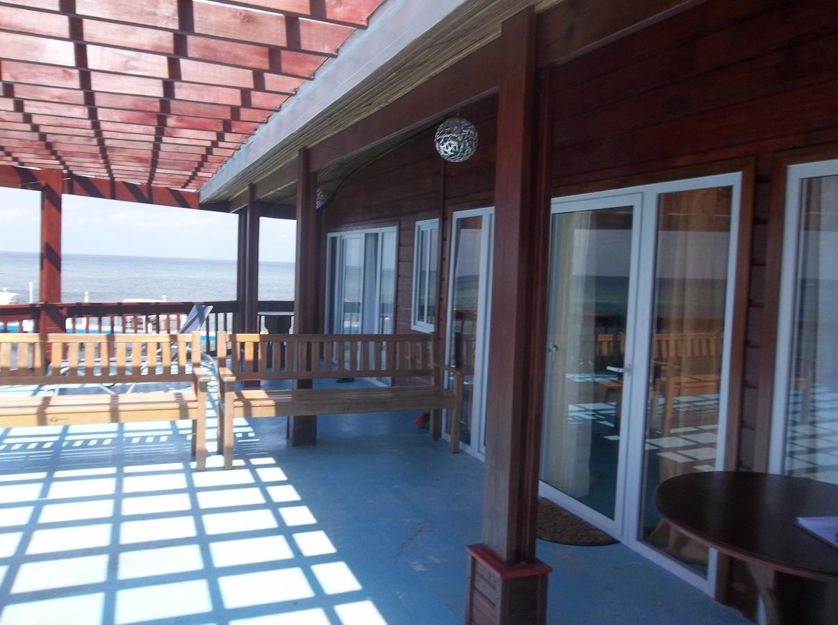 Fosters West Bay Resort Екстериор снимка