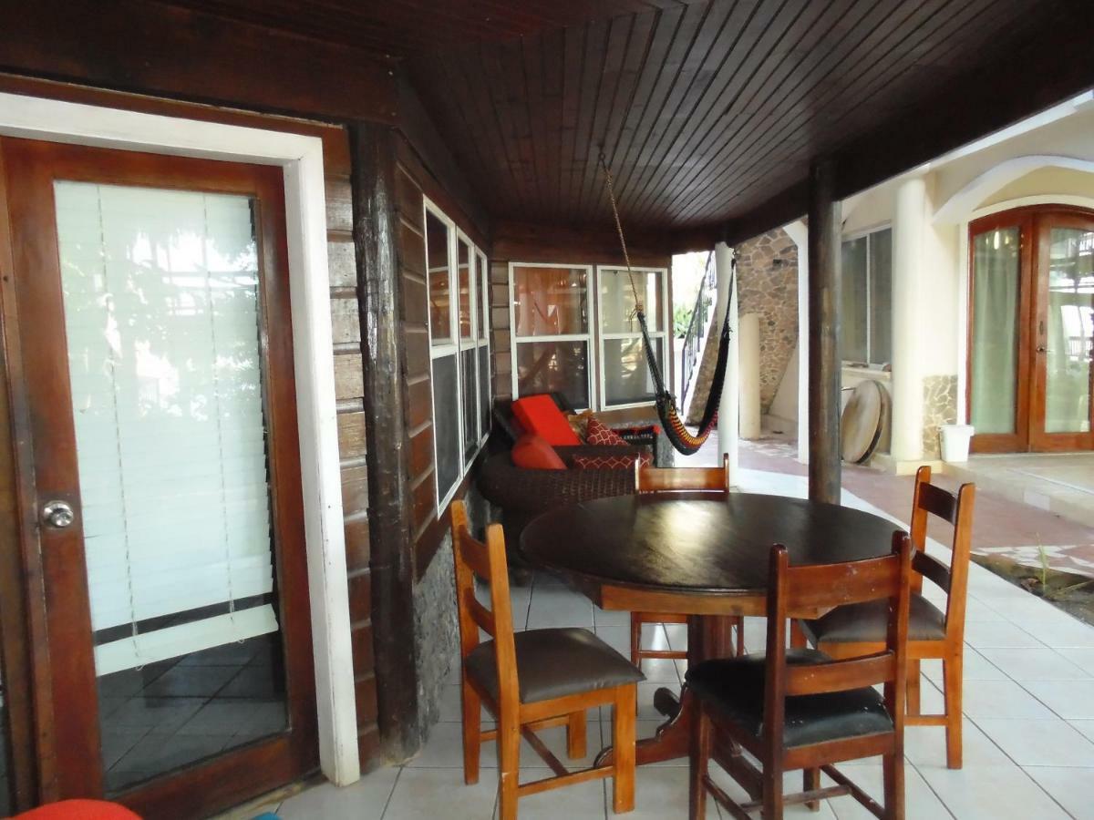 Fosters West Bay Resort Екстериор снимка
