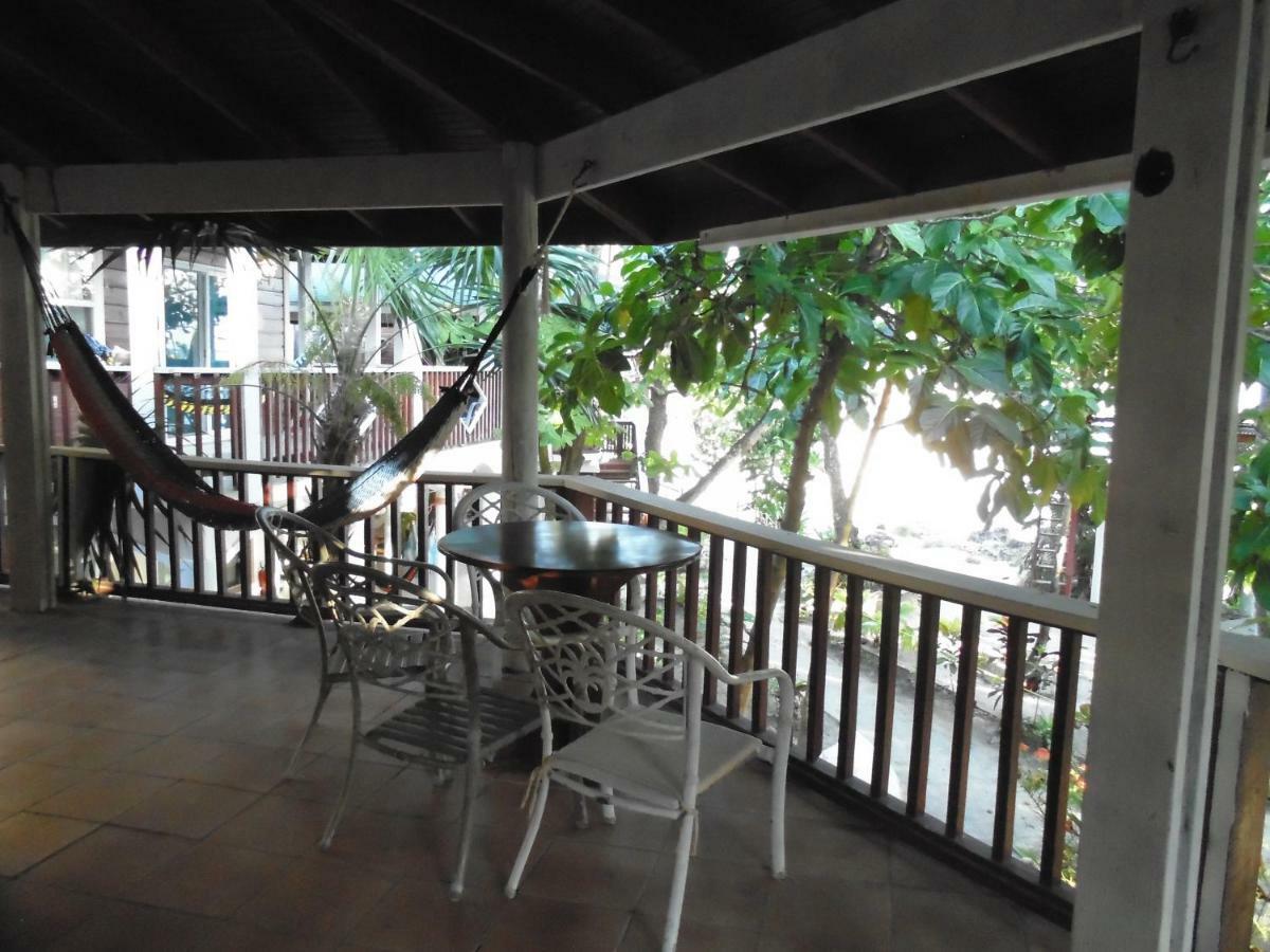 Fosters West Bay Resort Екстериор снимка