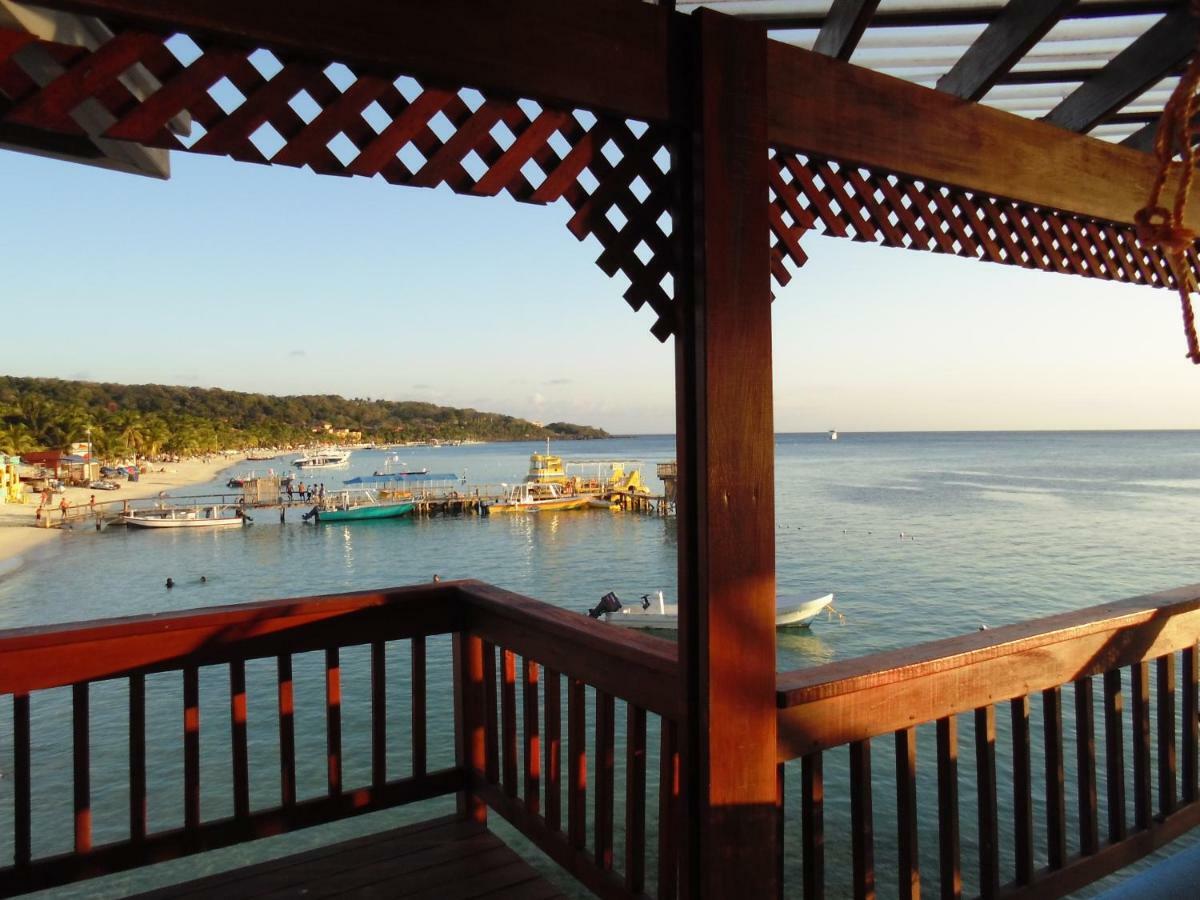 Fosters West Bay Resort Екстериор снимка