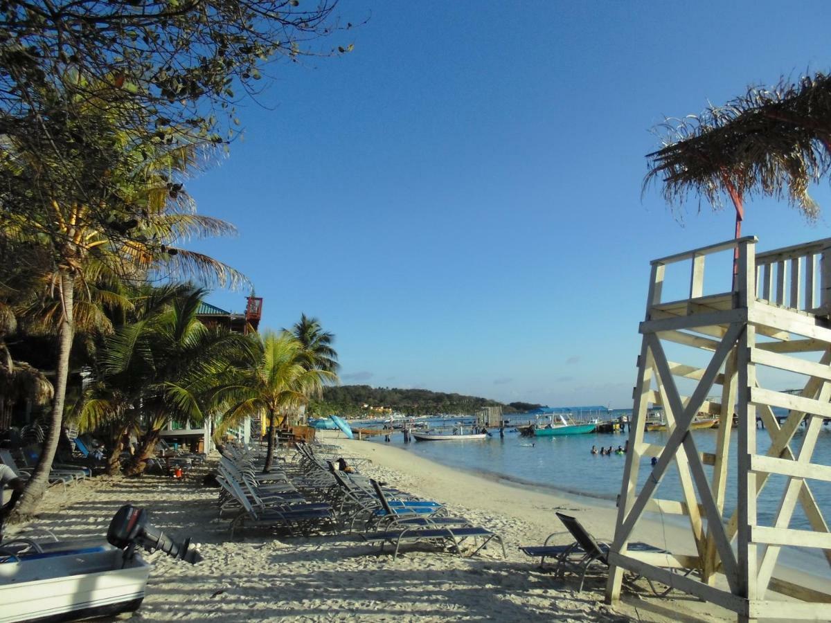 Fosters West Bay Resort Екстериор снимка